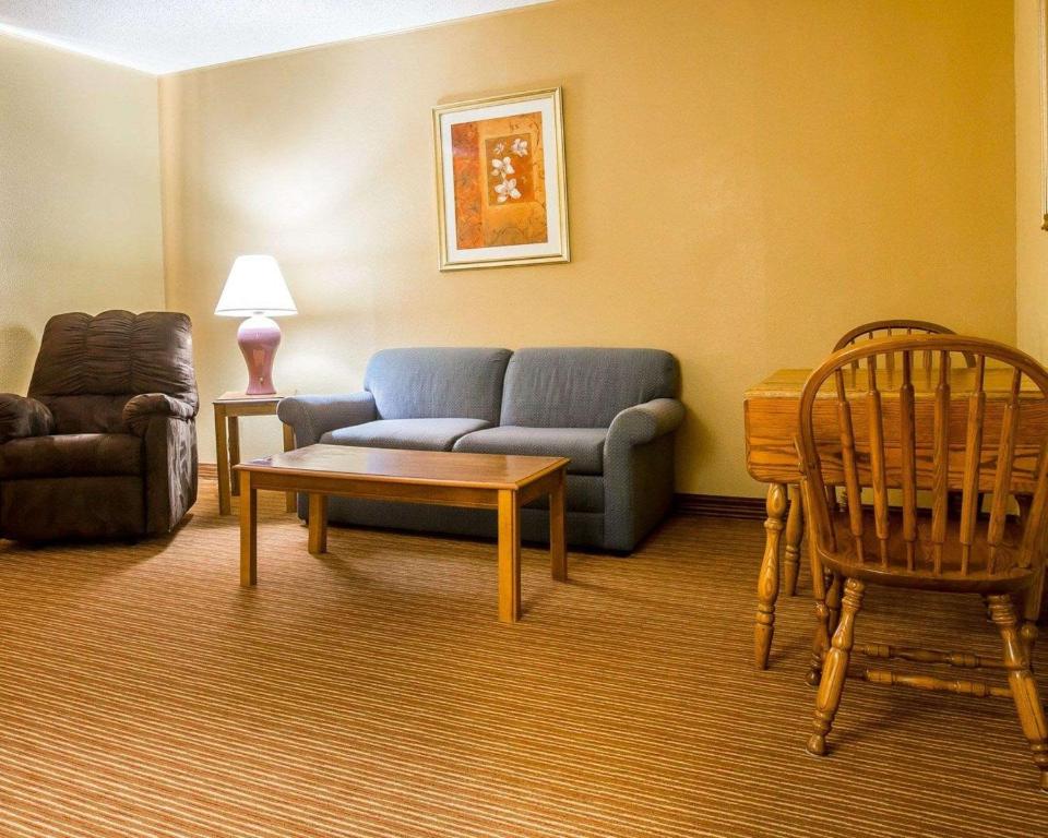 Room image 4